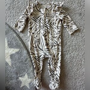 Jessica Simpson Zebra Footies